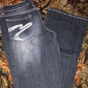 Maurices jeans